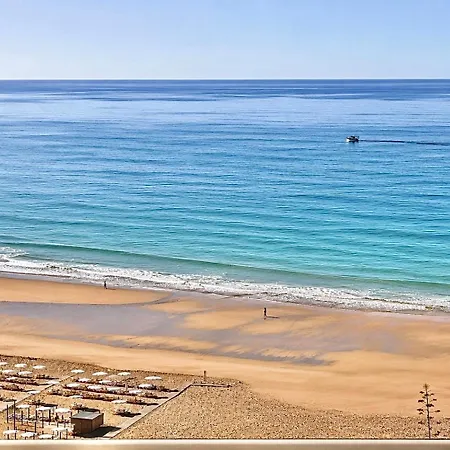 Elegant Beachfront Stay- Ocean View Balcony & Garage Portimão