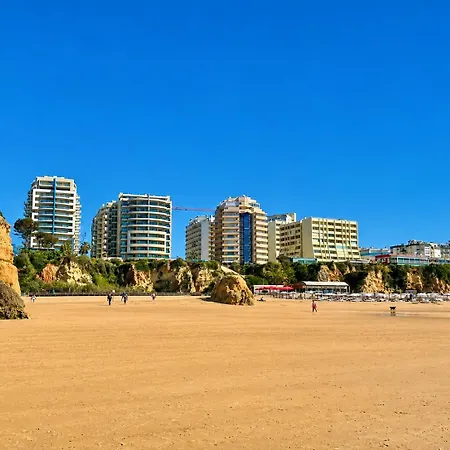 Ocean View Elegant - Balcony Facing & Garage - Da Rocha Apartamento